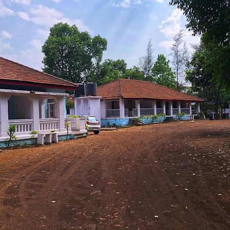 The Imperial Heritage II 2 Minutes From Station And Market II Deluxe Ac Rooms II โลนาวาลา ภายนอก รูปภาพ